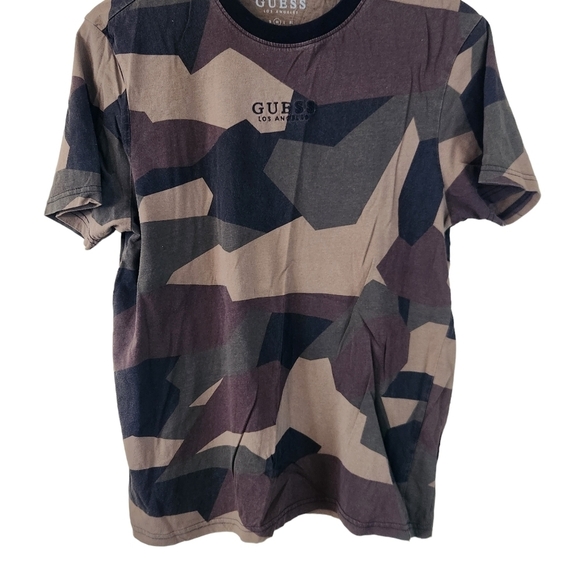 Guess Los Angeles camo short-sleeve Pull-over crew-neck tee-shirt - Picture 2 of 6